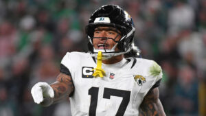 jaguars-two-time-pro-bowl-te-done-season.jpg
