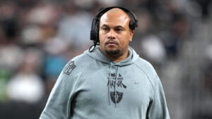 raiders-antonio-pierce-sends-message-fans-top-pick.jpg