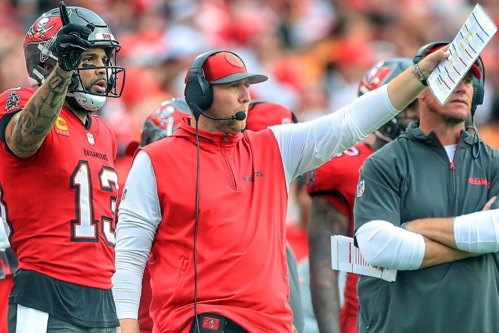 Evans-Mike-Liam-Coen-Bucs-Panthers-point-closeup.jpg