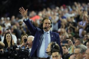 broadcaster-jim-nantz-plays-name-that-call-recognizes-each-nfl-ncaa-calls-from-last-3-decades-1024x6.jpeg
