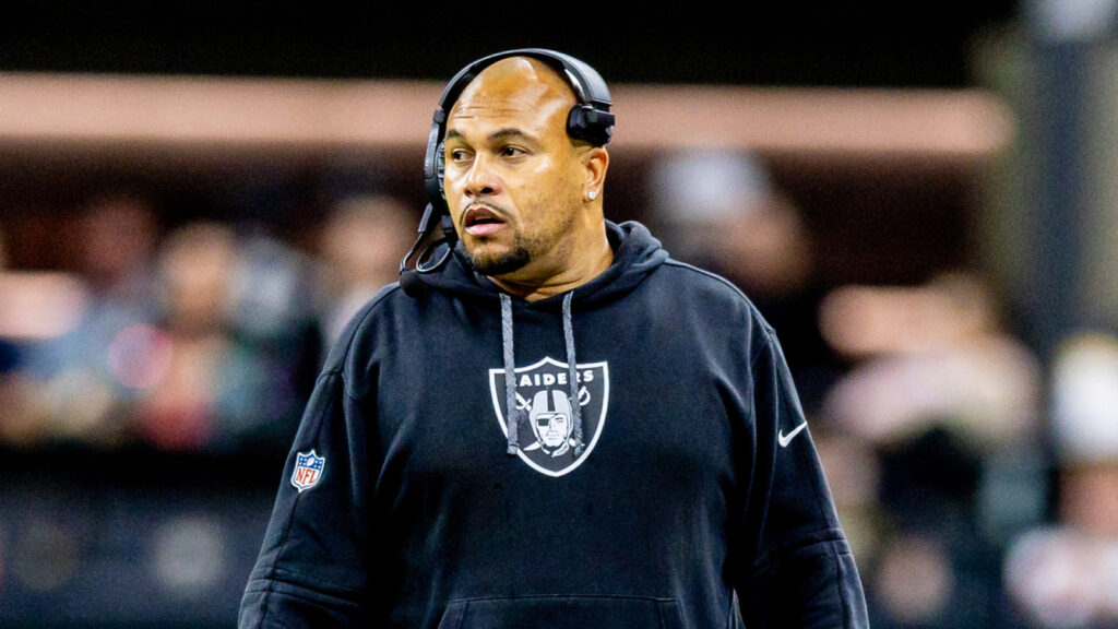 raiders-fire-antonio-pierce.jpg