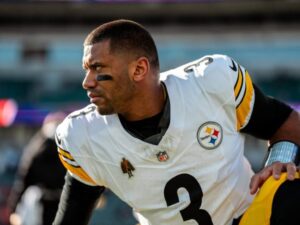 Russell-Wilson-Steelers-pic.jpg