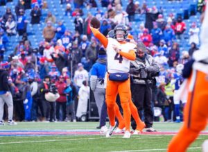 Zach-Wilson-Sends-Bold-Message-To-All-32-NFL-Teams-After-Signing-With-Dolphins-1024x747.jpg