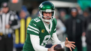reporter-provides-update-steelers-stance-on-qb.jpg