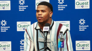 patriots-legends-rip-giants-carter-over-lawrence.jpg