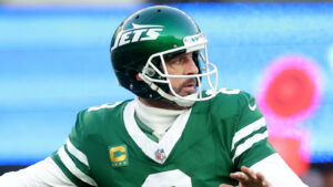 steelers-rush-sign-aaron-rodgers-before-otas.jpg
