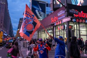 Knicks-Logo-Fans-scaled.jpg