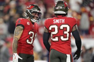 Winfield-Antoine-Tykee-Smith-Bucs-Commanders.jpg
