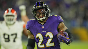 derrick-henry-find-himself-movie-he-hits-milestone.jpg