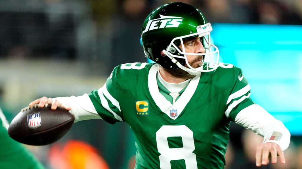 details-emerge-aaron-rodgers-contract-steelers.jpg