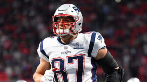 five-retired-nfl-players-back-2025.jpg
