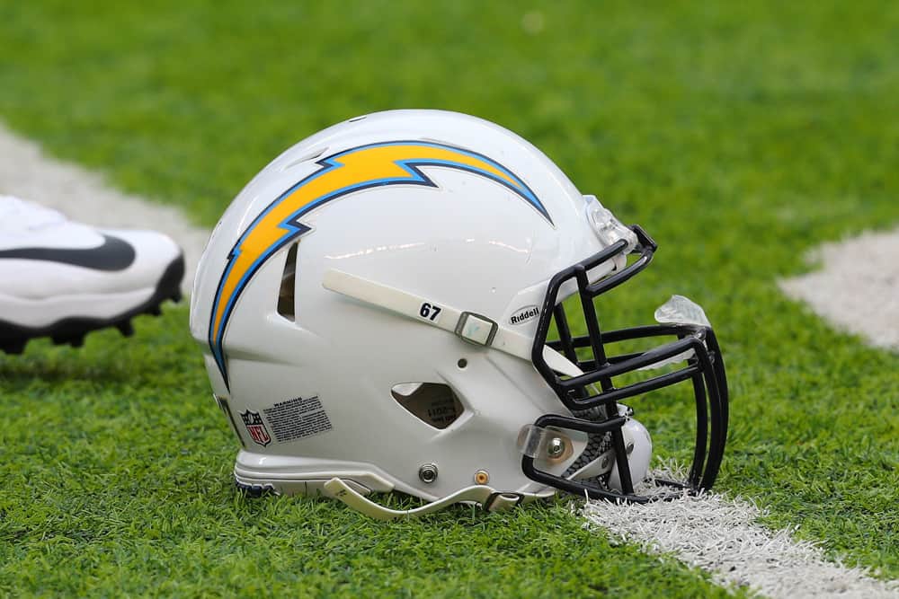 Los-Angeles-Chargers-helmet.jpg