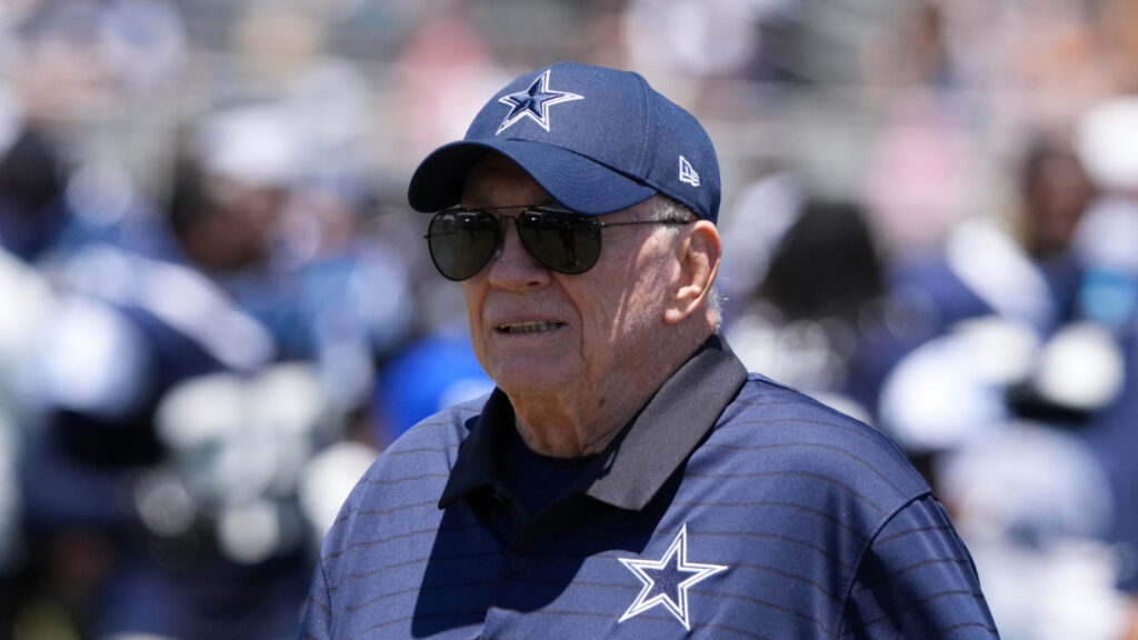jerry-jones-changes-approach-micah-parsons.jpg