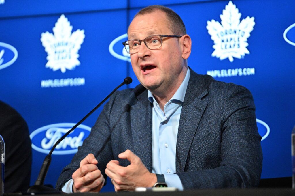 maple-leafs-boss-leaves-door-09-03-25-1024x679.jpg
