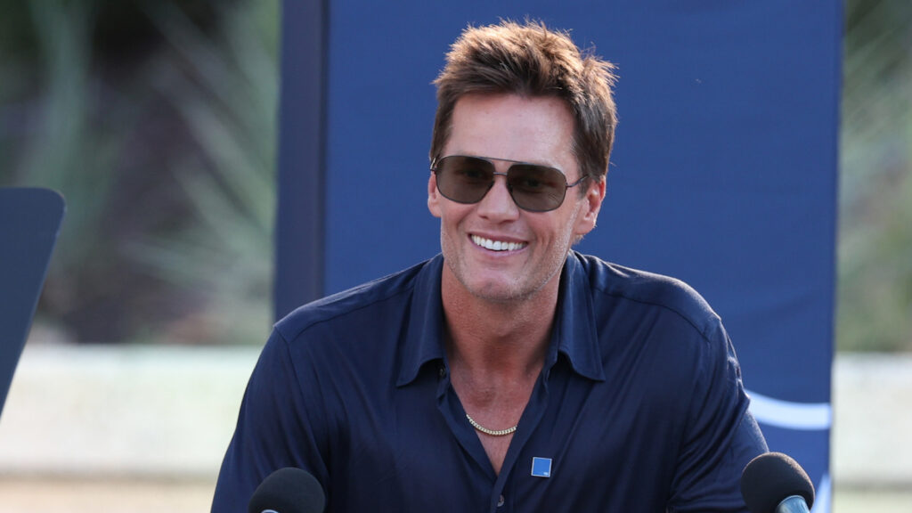tom-brady-shares-area-todays-nfl-qbs-fall-short.jpg